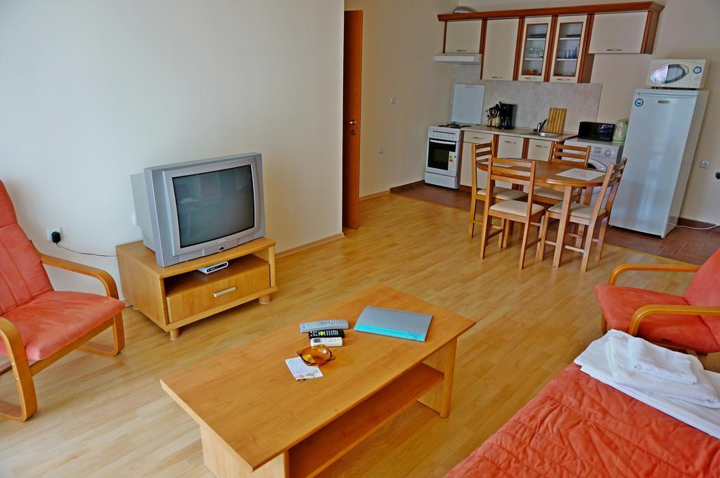 Gt Privilege Fort Beach Apartments Elenite Extérieur photo